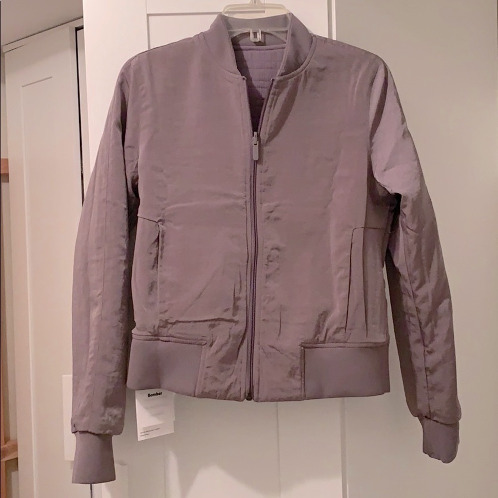 Lululemon Serene Travel Bomber in Lunar Rock sz 6